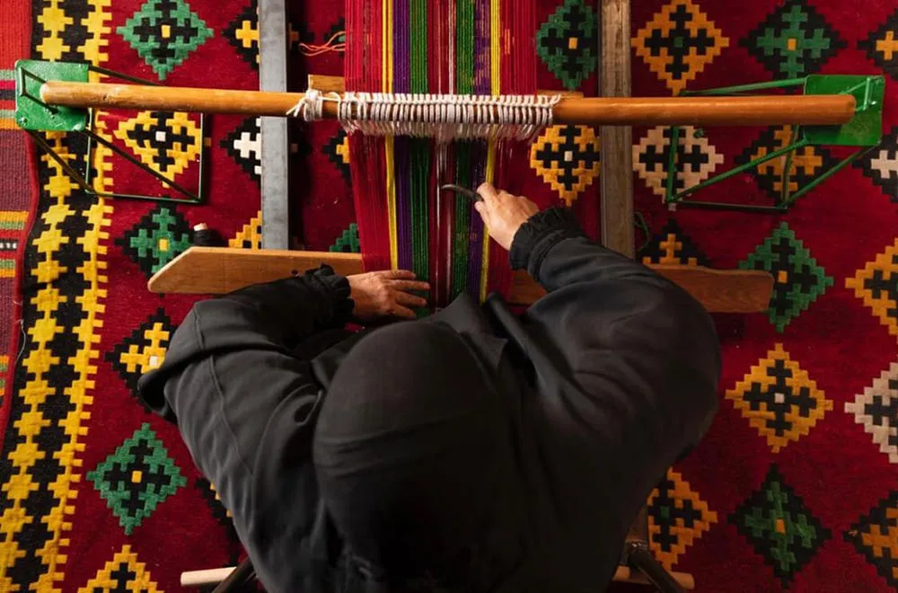 Sadu weaving - tools - colors - travel and more | Tarhal Al Asayel
