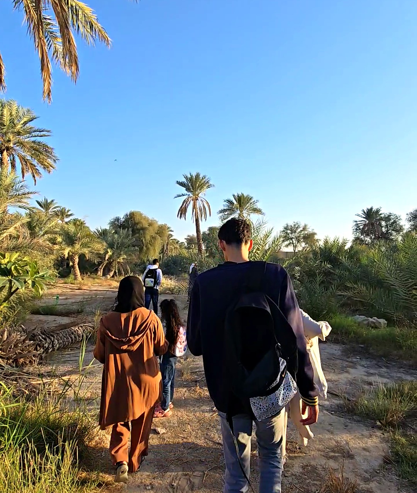 الضيوف على ممر المزرعة