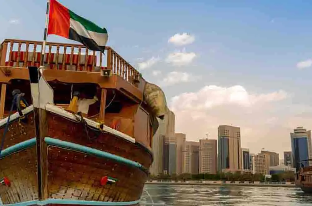 سفينة اماراتية خشبية 